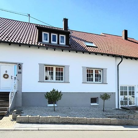 Schicke Komfortwohnung Zum Wohlfuehlen Merchweiler Zewnętrze zdjęcie