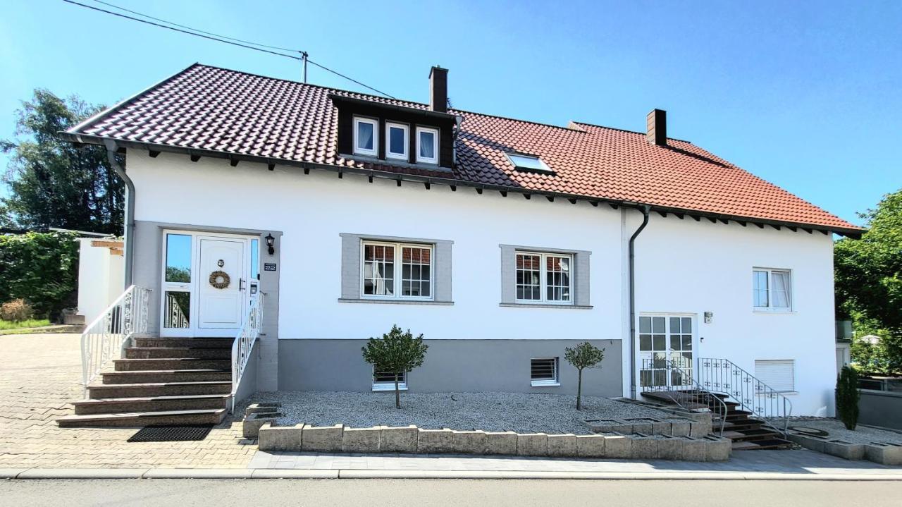 Schicke Komfortwohnung Zum Wohlfuehlen Merchweiler Zewnętrze zdjęcie